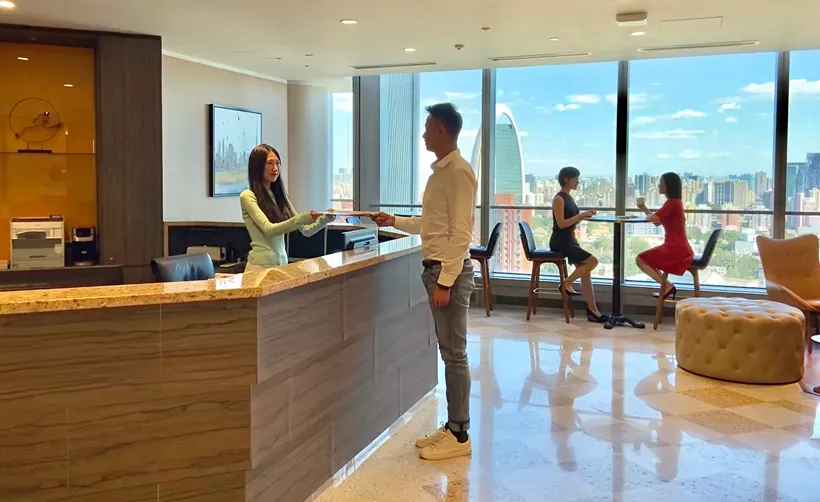 a-receptionist-to-answer-your-calls.jpg